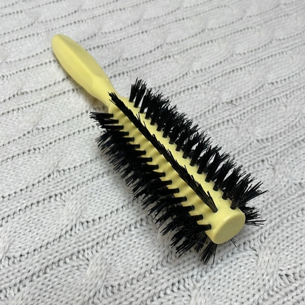 Vintage Avon Yellow round Hair bristle 8.25” long. Brush curls great condition